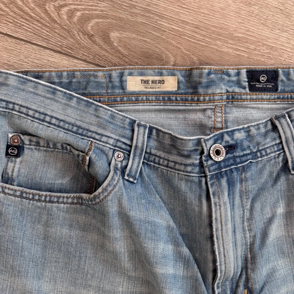AG Adriano Goldschmied The Hero Jeans Mens 36 Light Wash Relaxed Fit Denim
